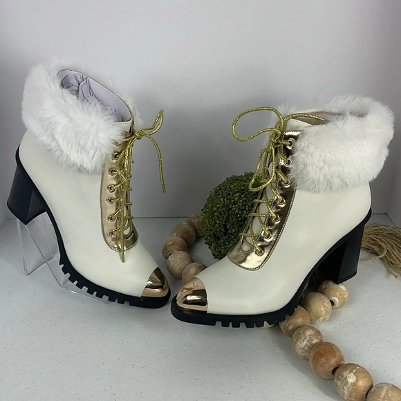 THINGS II COME
Women's Maliyana Luxurious Lace-Up Embellished Block-Heel Booties - Picture 2 of 12